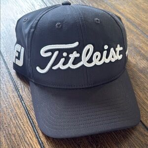 Titleist Black Cap